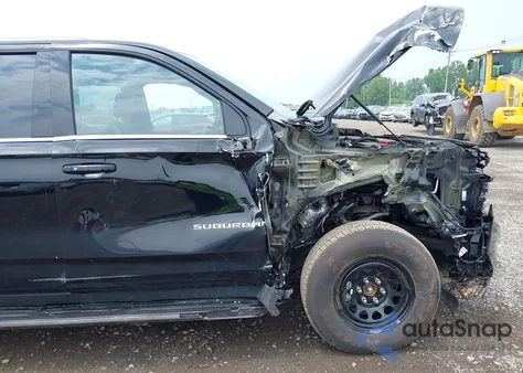 2024 Chevrolet Suburban 4Wd Ls z USA, uszkodzony, nr VIN 1GNSKBKD7RR116763